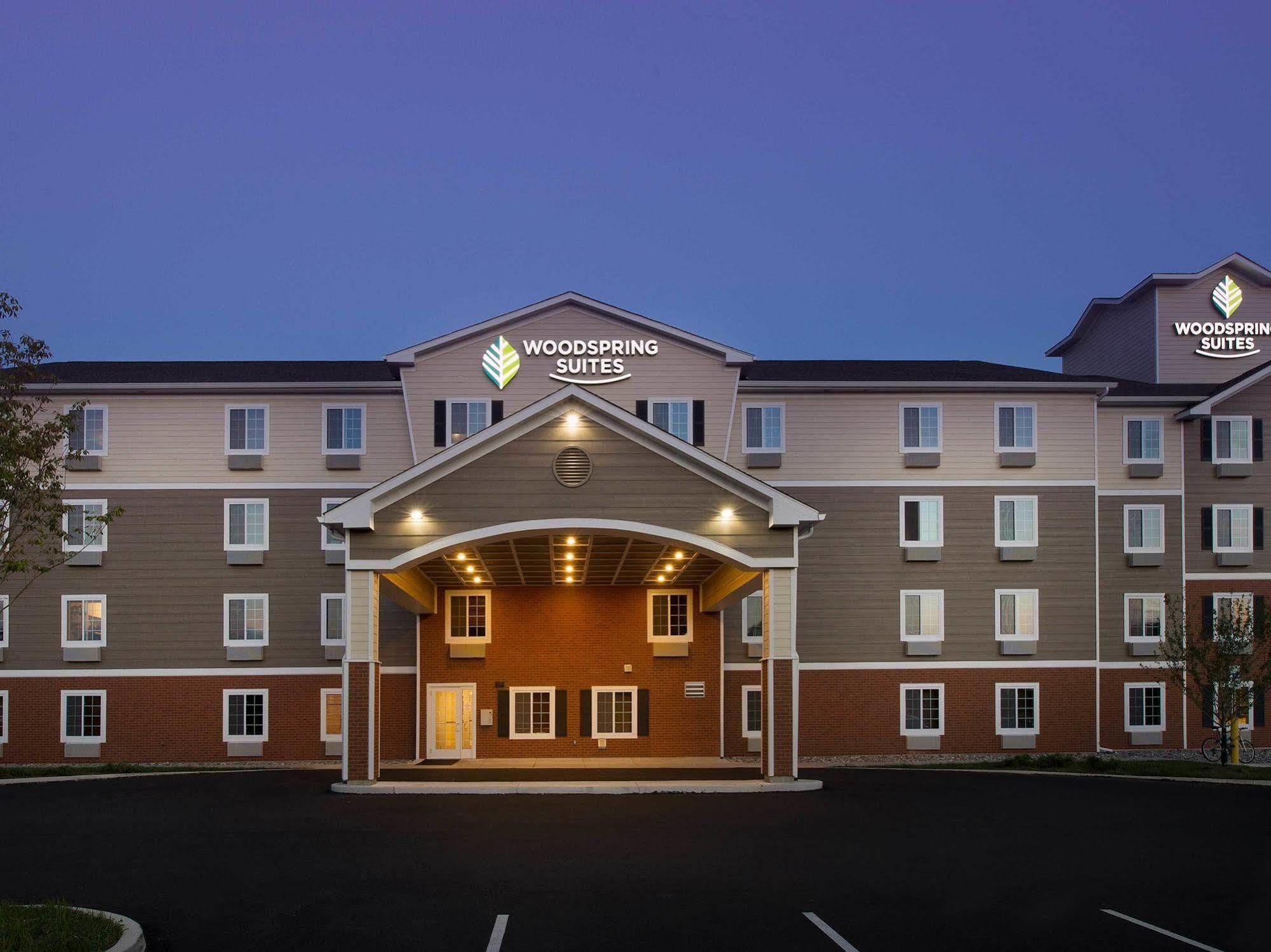 Woodspring Suites Akron Portage Lakes Bagian luar foto