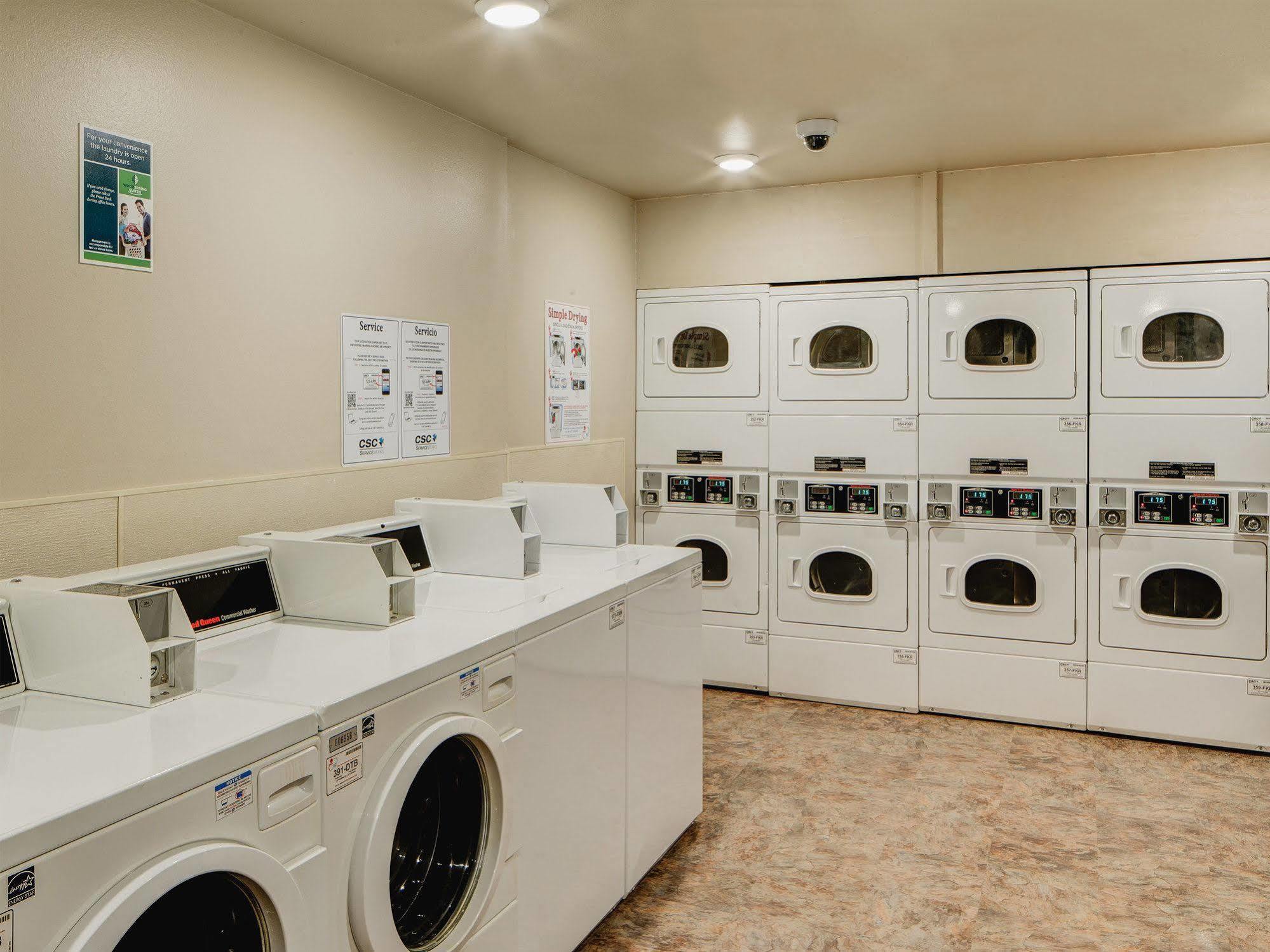 Woodspring Suites Akron Portage Lakes Bagian luar foto