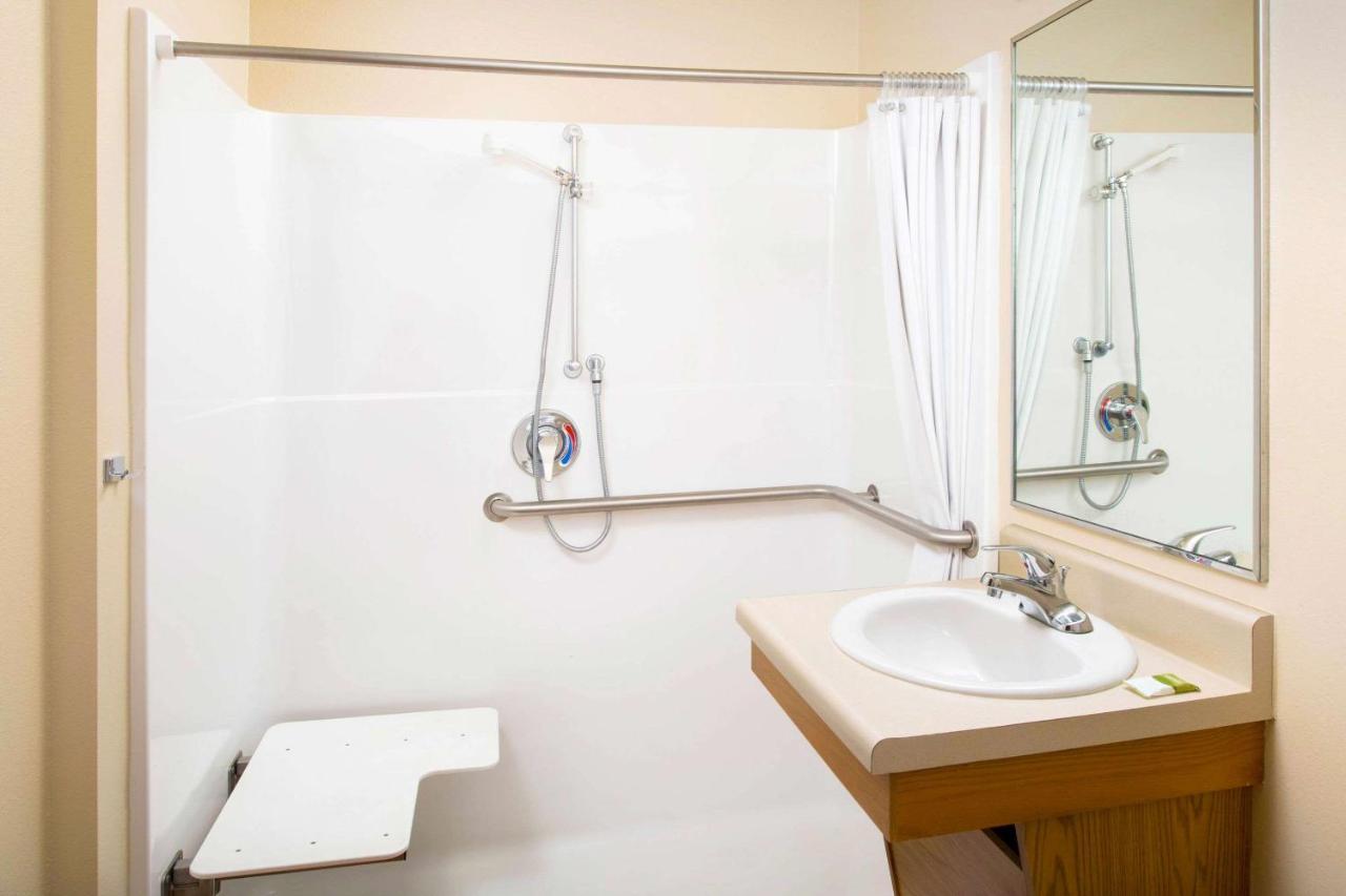 Woodspring Suites Akron Portage Lakes Bagian luar foto